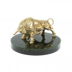 Статуэтка &amp;quot;Бык&amp;quot; бронза на нефрите