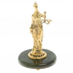 Фемида на подставке из нефрита 9,5х9,5х15 см