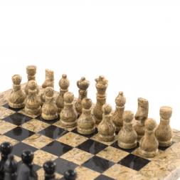 Подарочные шахматы из камня "Дебют" мрамор ракушечник 25х25 см